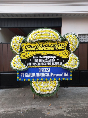 Papan Bunga Duka di Kunjung Mae